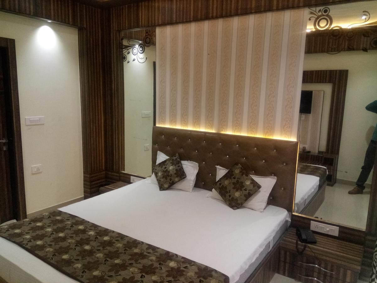 Anamsa Residency Hotel Vrindāvan Exterior foto