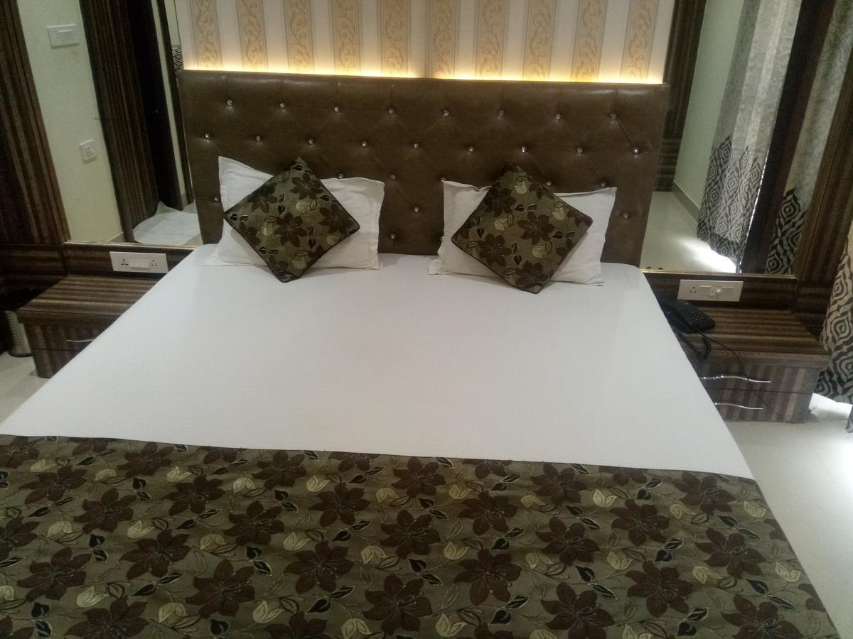 Anamsa Residency Hotel Vrindāvan Exterior foto