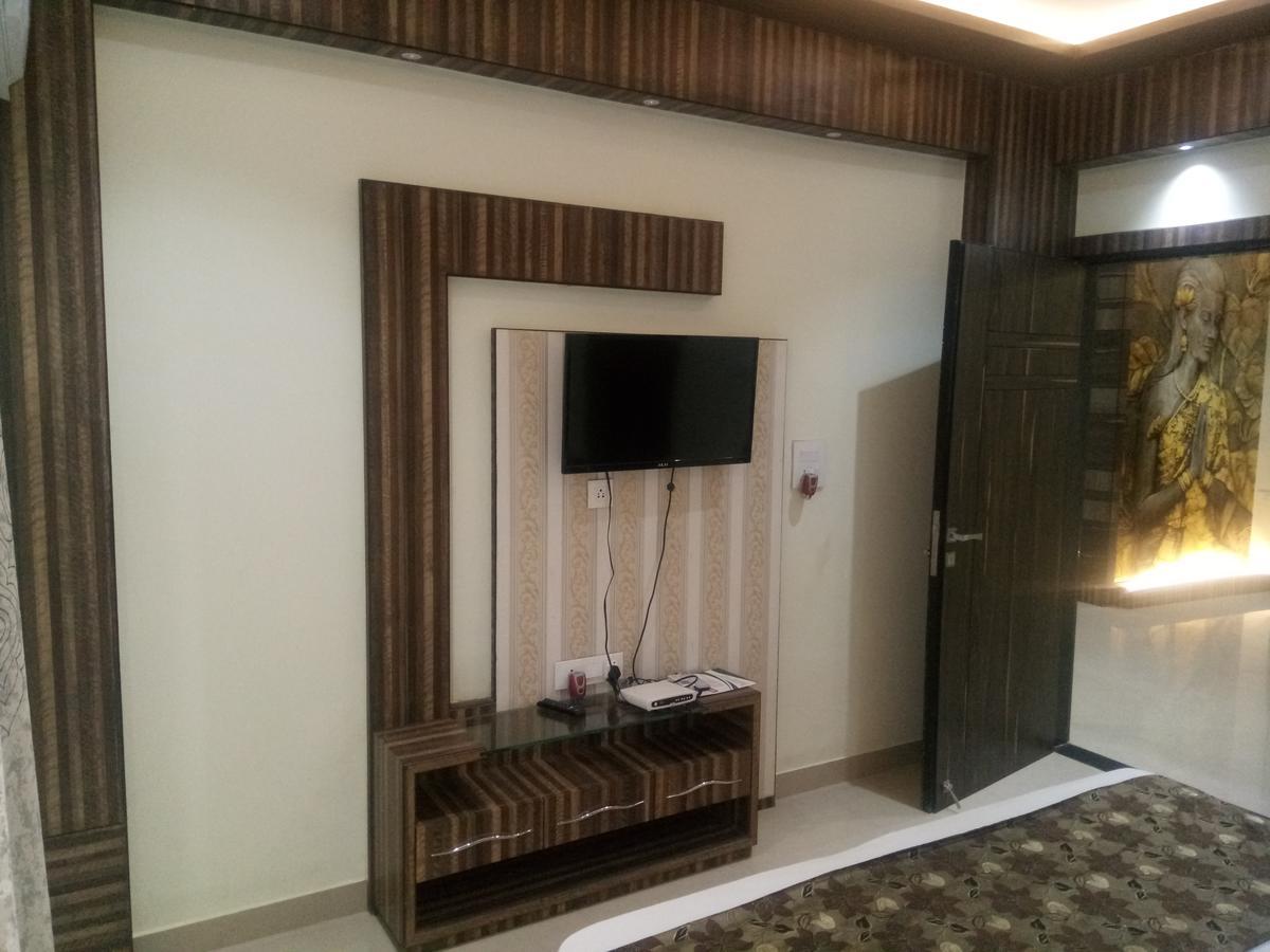 Anamsa Residency Hotel Vrindāvan Exterior foto