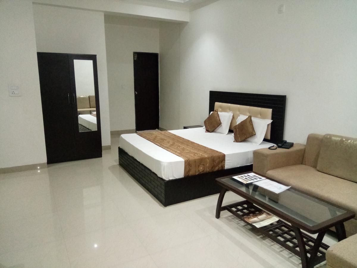 Anamsa Residency Hotel Vrindāvan Exterior foto